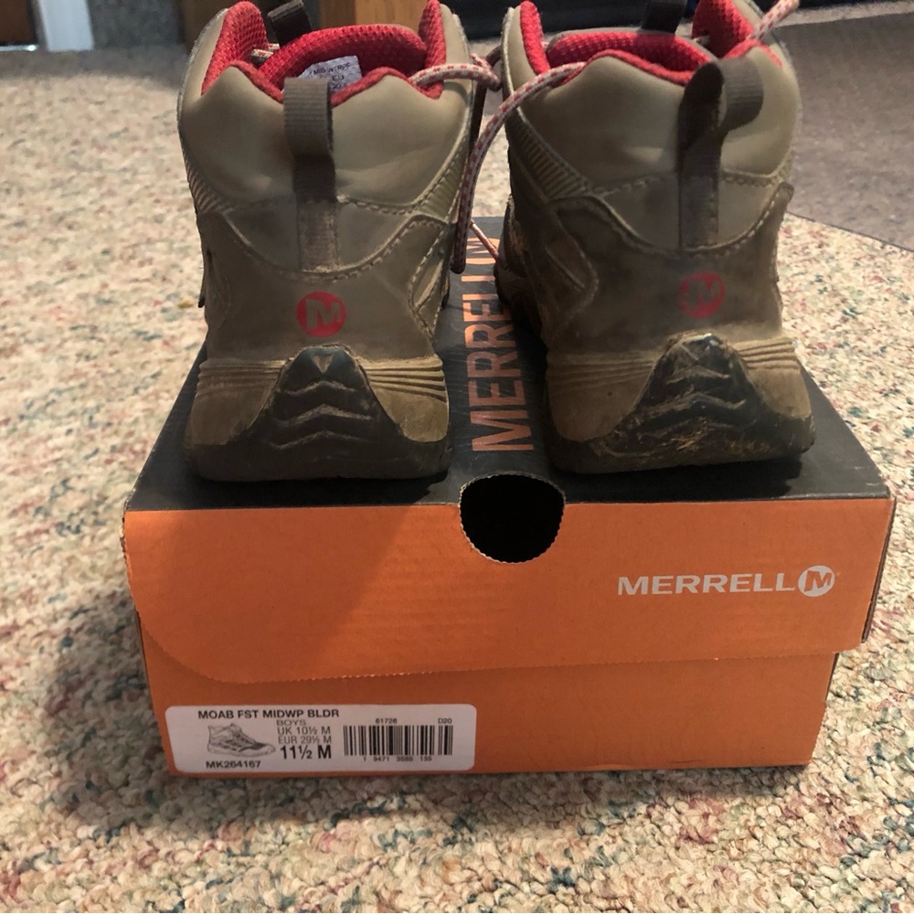 Merrell Moab FST Mid Hiking Shoes - Brown and Red